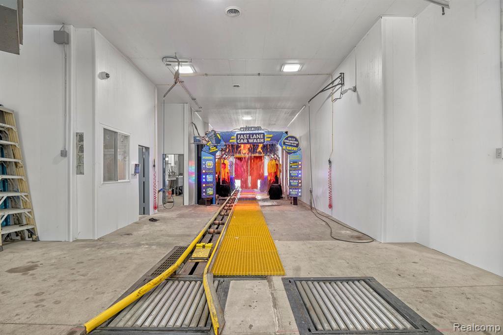 Additional view of 18900 Woodward Avenue