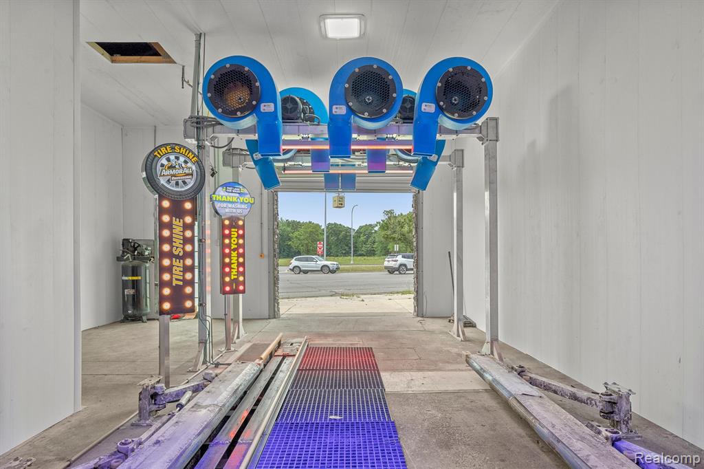 Additional view of 18900 Woodward Avenue