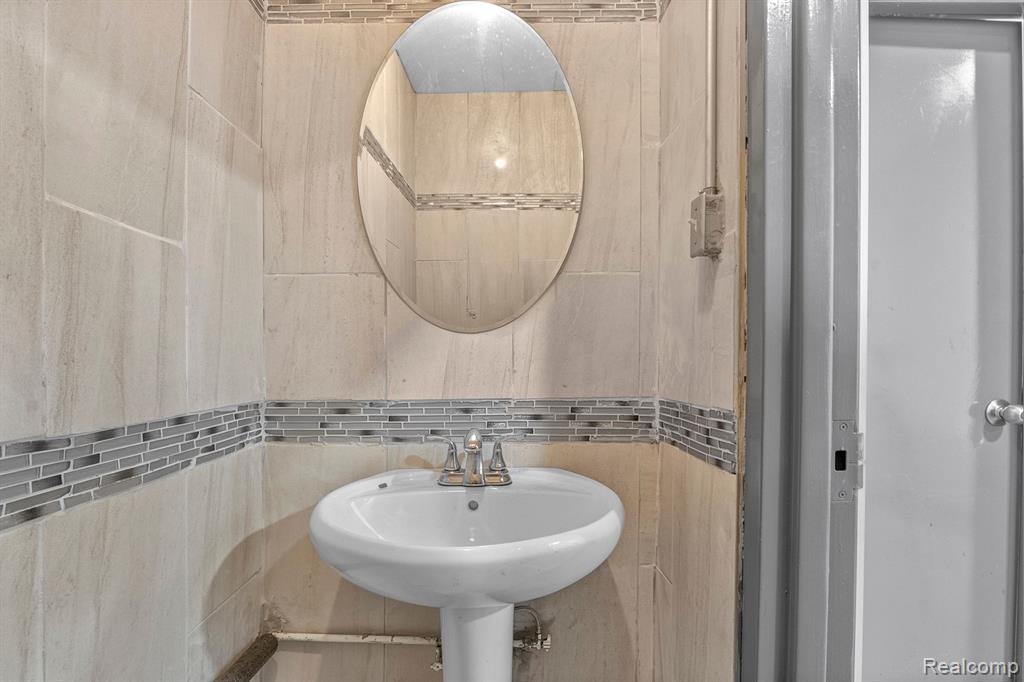 Additional view of 18900 Woodward Avenue