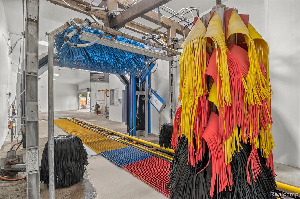 Additional view of 18900 Woodward Avenue