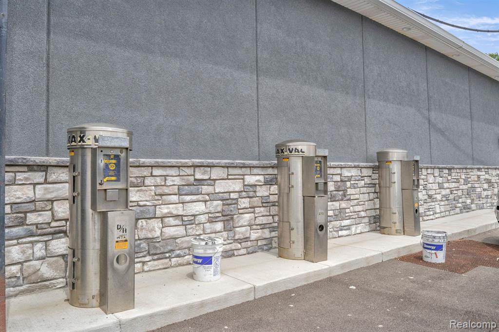 Additional view of 18900 Woodward Avenue