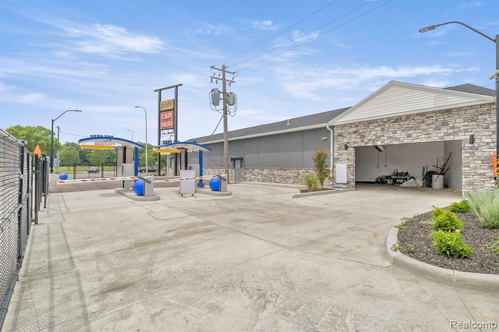 Additional view of 18900 Woodward Avenue