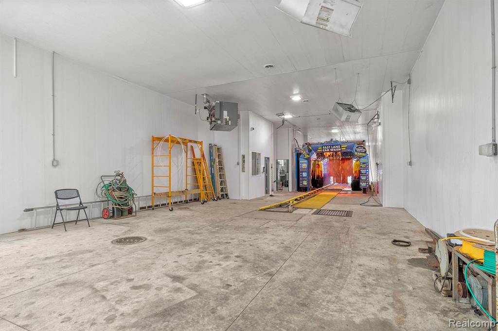 Additional view of 18900 Woodward Avenue