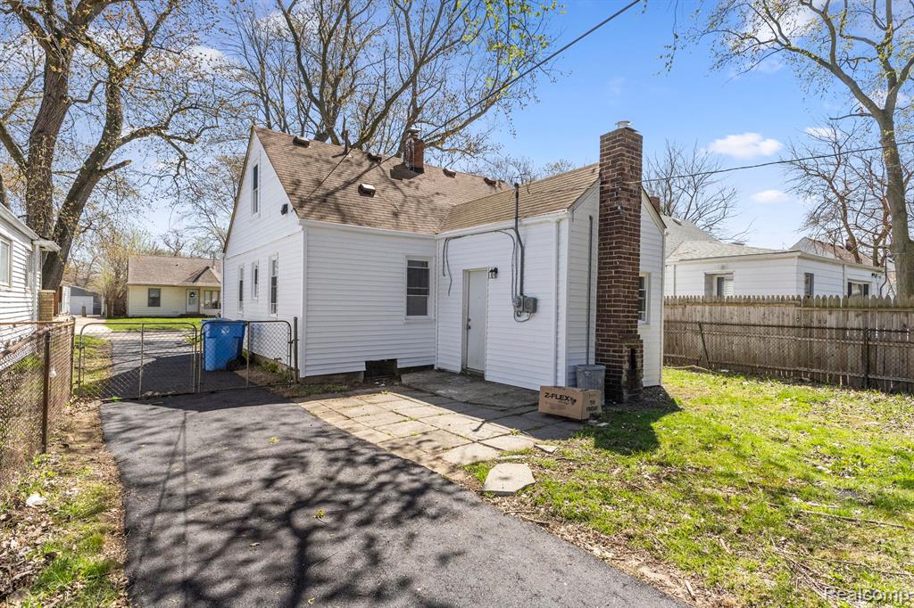 Additional view of 4924 Ziegler Street