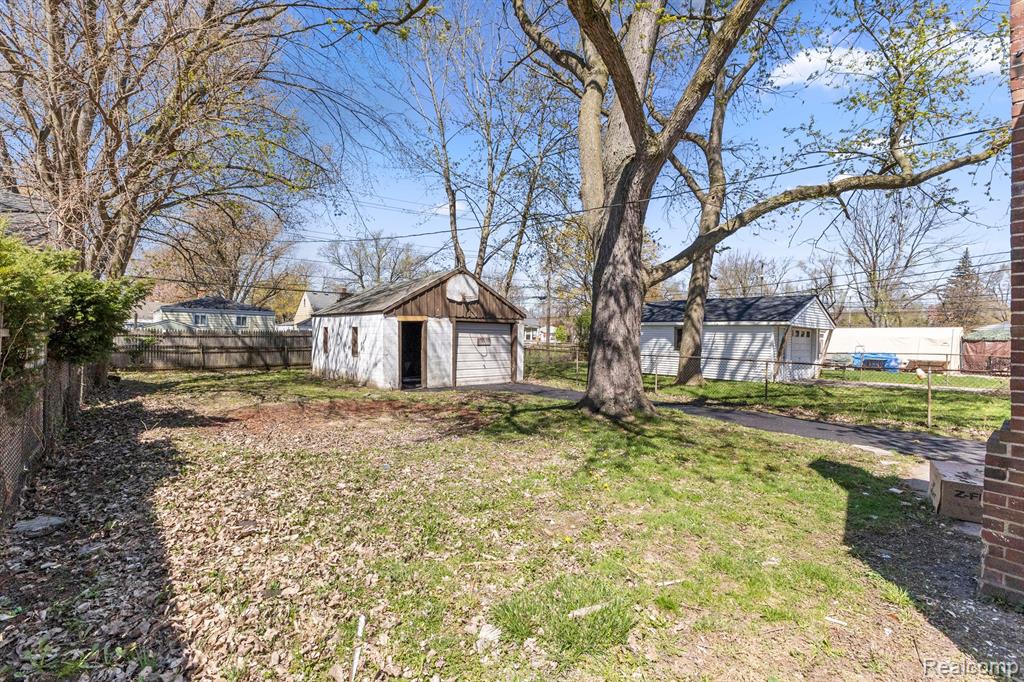 Additional view of 4924 Ziegler Street