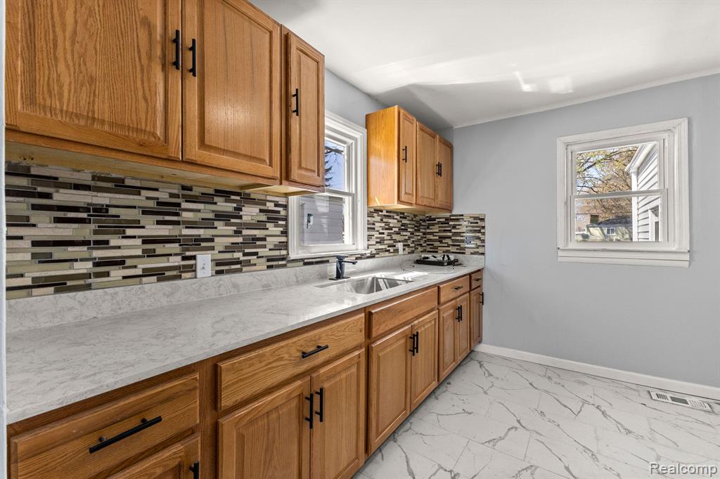 Additional view of 4924 Ziegler Street